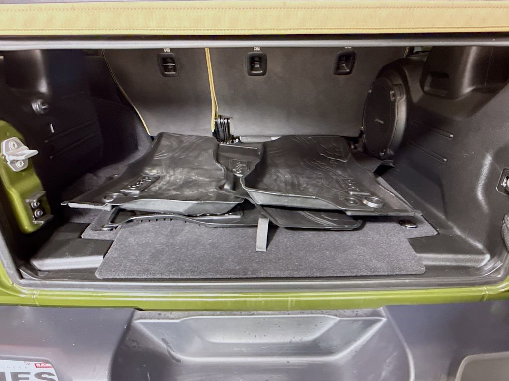 Used 2020 Jeep Wrangler Unlimited Sahara image 28