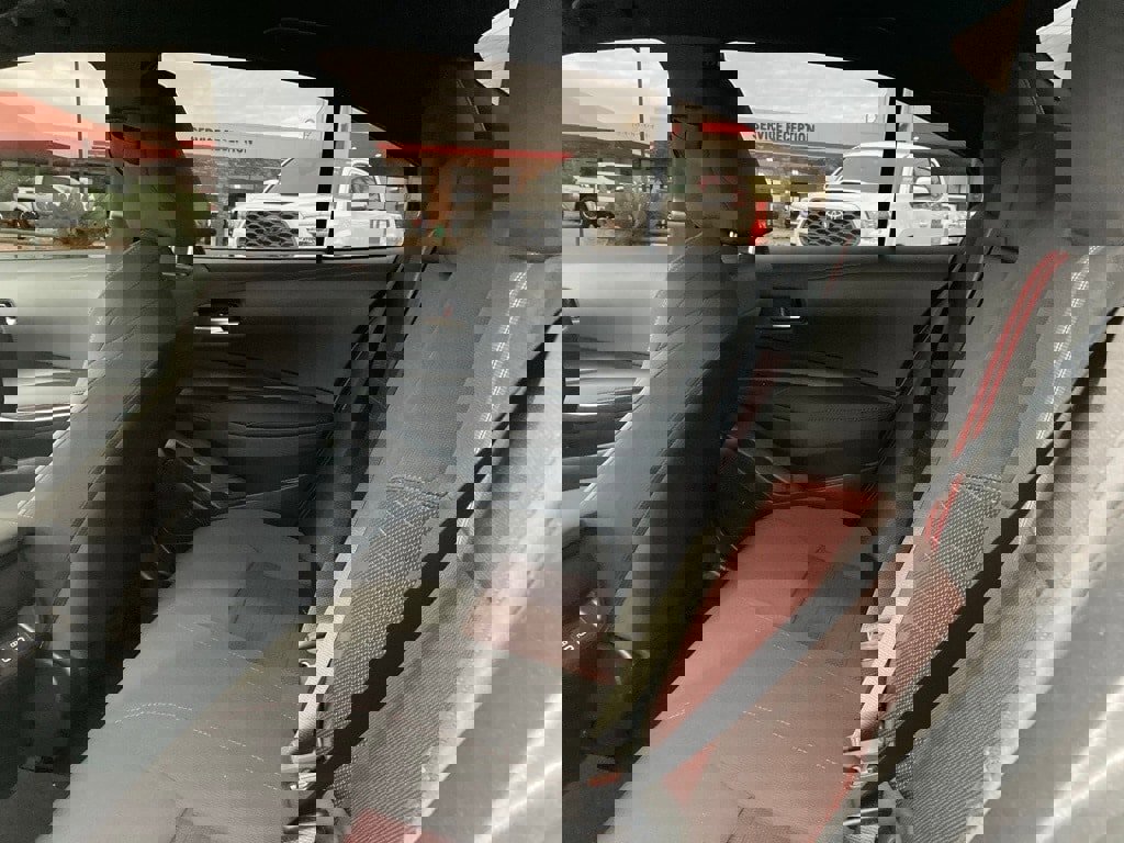 Used 2025 Toyota Corolla SE image 11