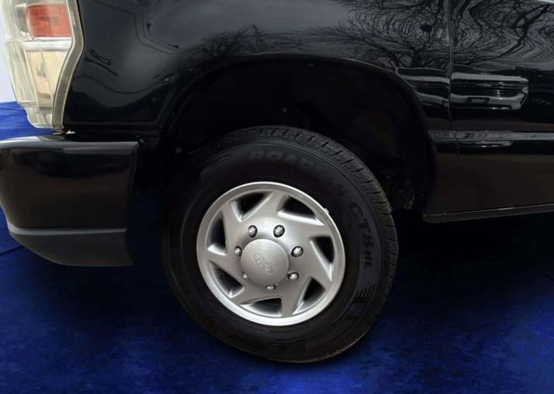 Used 2014 Ford E-150 and Econoline 150 w/ Power Group image 18