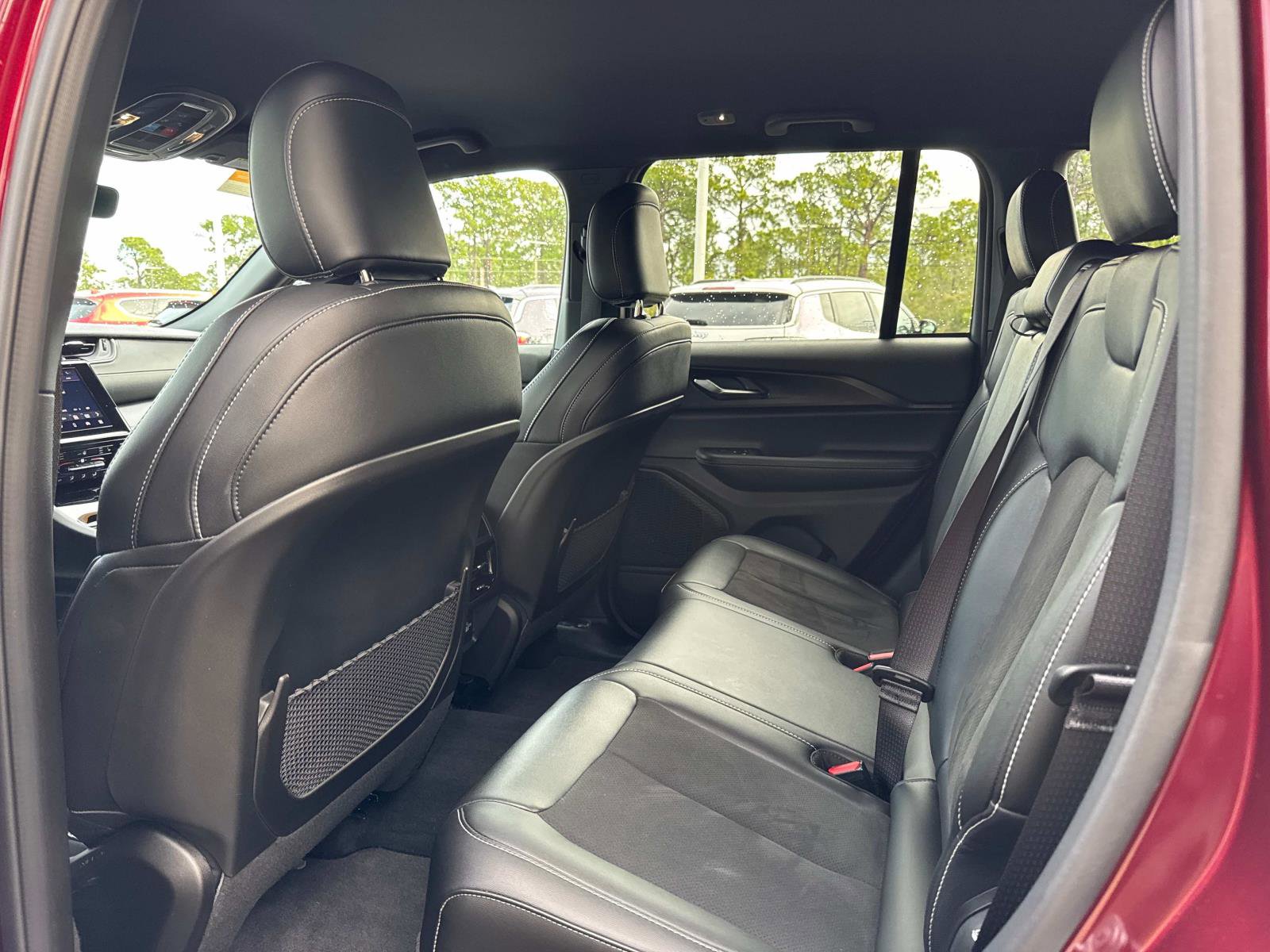 Certified 2025 Jeep Grand Cherokee Altitude image 15