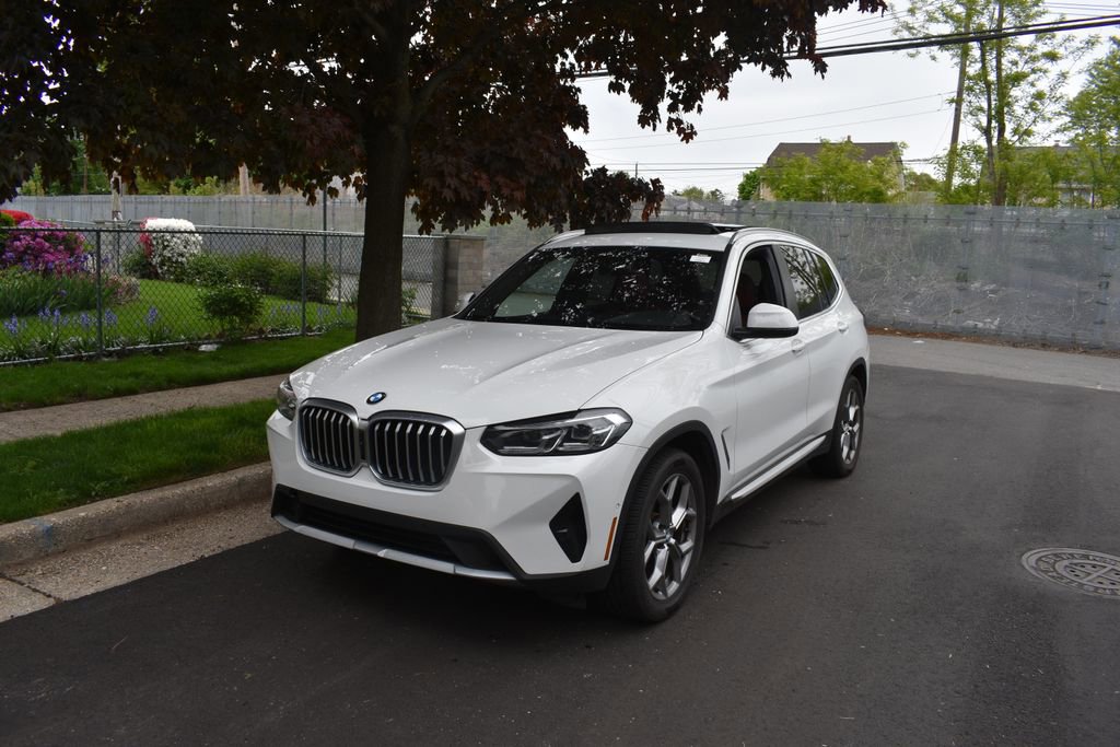Used 2024 BMW X3 sDrive30i RWD image 3