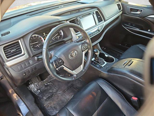 Used 2016 Toyota Highlander XLE AWD/4WD image 13
