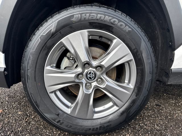 Used 2024 Toyota RAV4 XLE image 27