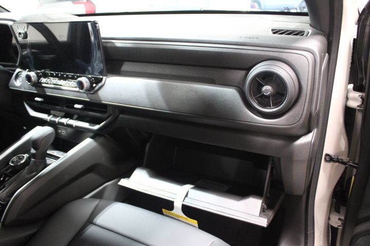 New 2026 Chevrolet Colorado Trail Boss AWD/4WD image 24