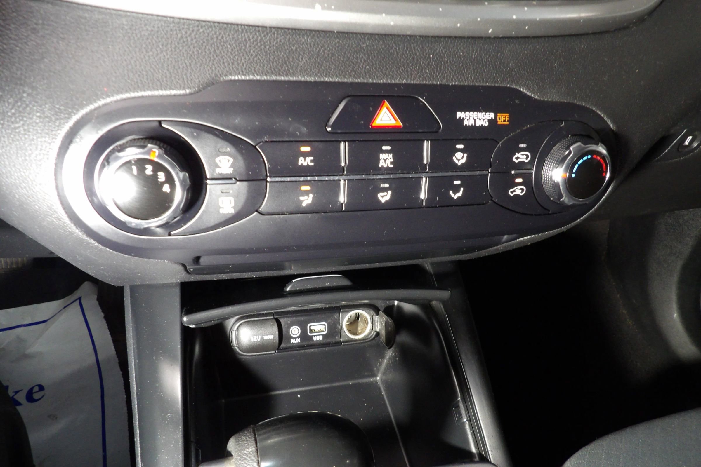 Used 2017 Kia Sorento L image 13