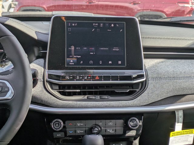 New 2026 Jeep Compass Latitude image 16