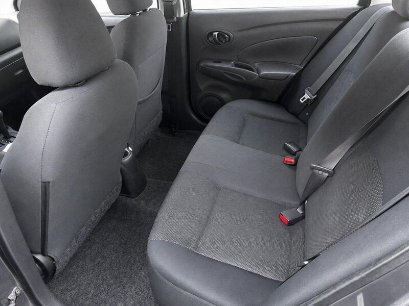 Used 2012 Nissan Versa SV FWD image 11