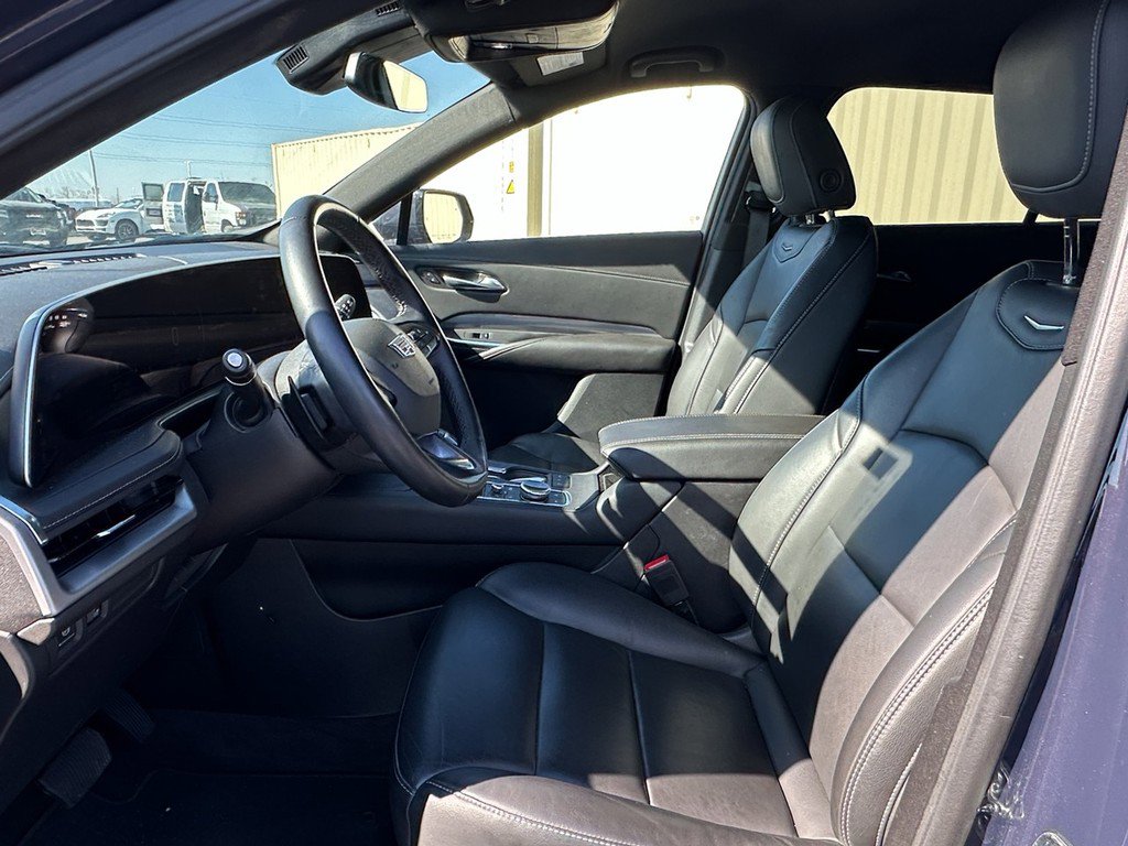 Certified 2025 Cadillac XT4 Premium Luxury image 4