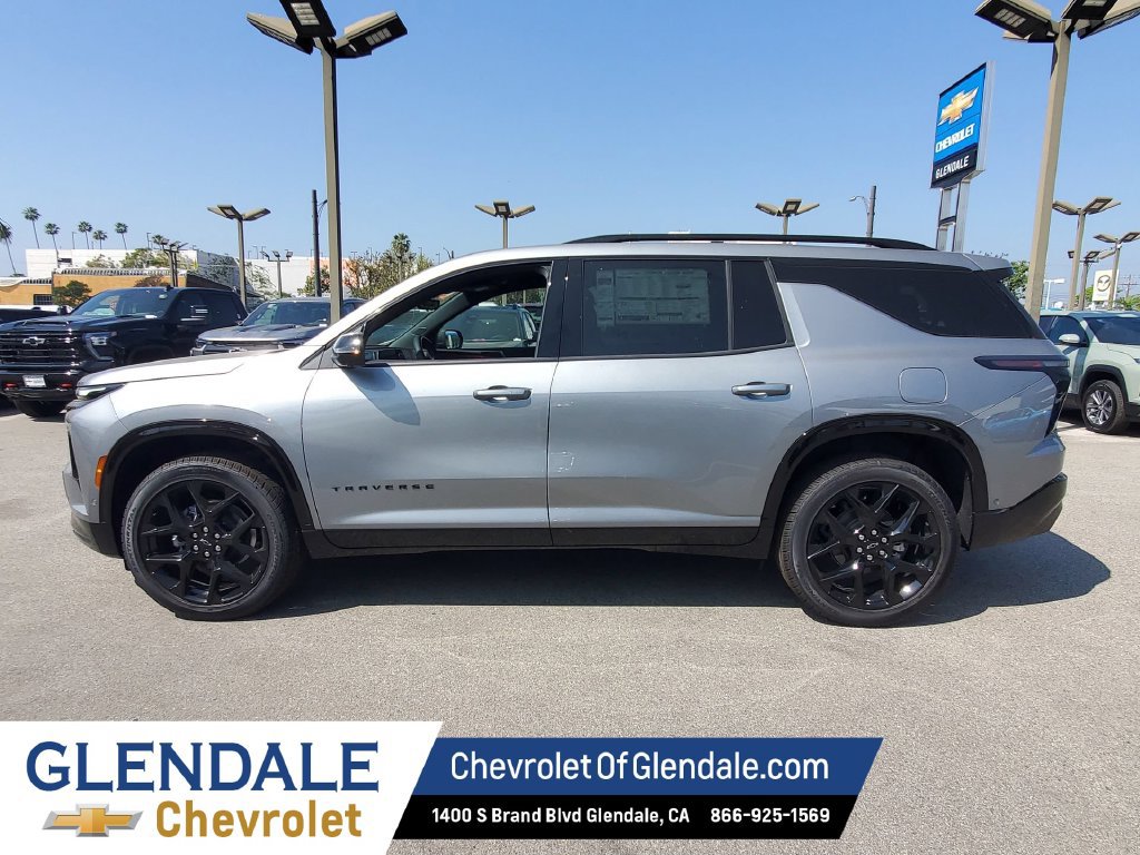 New 2026 Chevrolet Traverse RS w/ LPO, Floor Liner Package FWD image 7