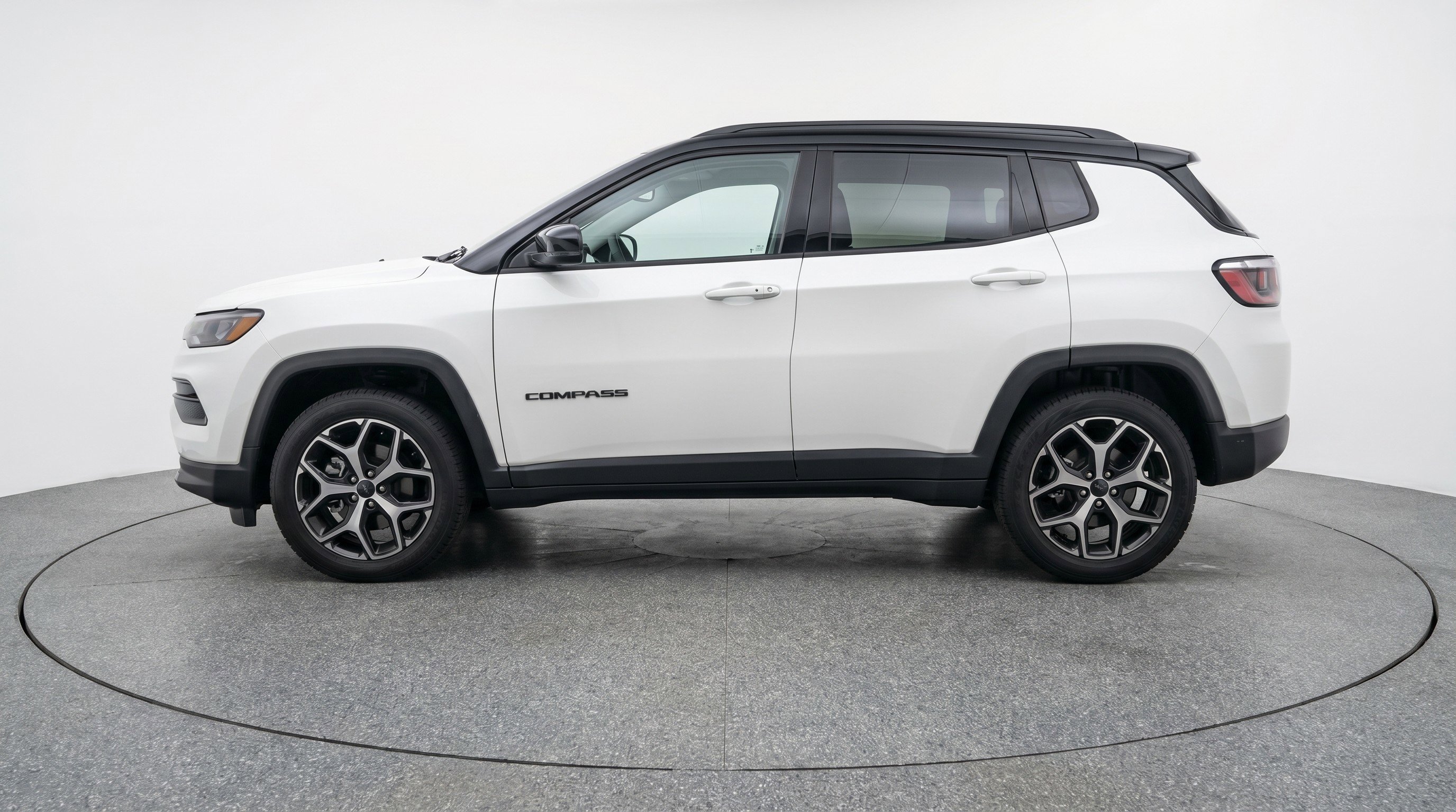 Used 2025 Jeep Compass Limited AWD/4WD image 5