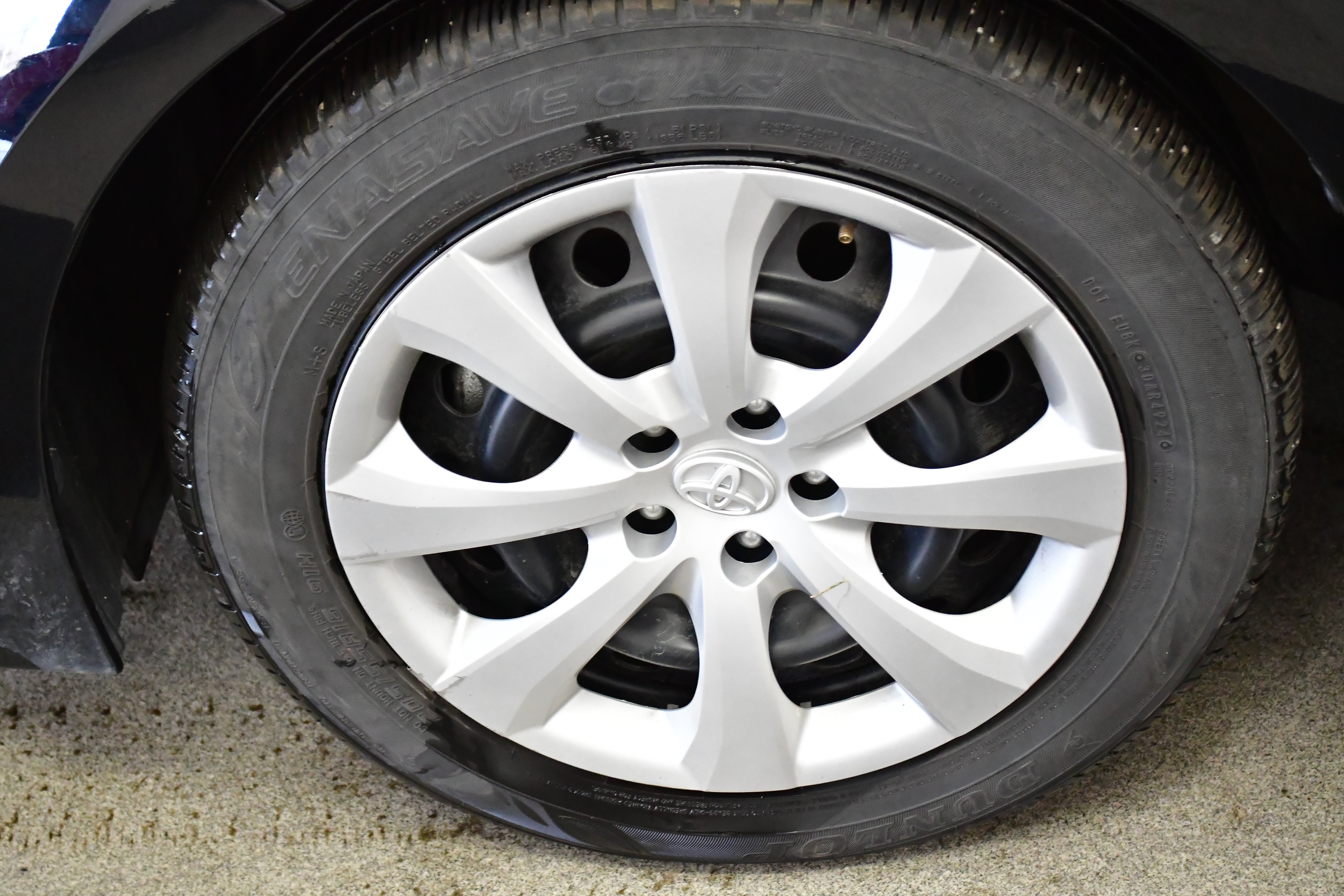 Used 2025 Toyota Corolla LE image 34