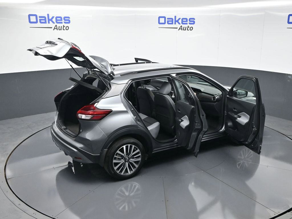 Used 2023 Nissan Kicks SR w/ SR Premium Package image 56