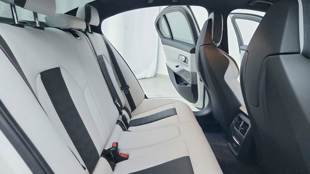 Used 2022 BMW M3 Competition w/ M Carbon Exterior Package image 39