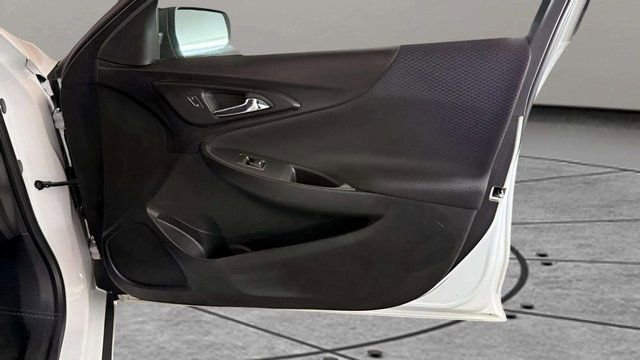 Used 2018 Chevrolet Malibu LS image 16