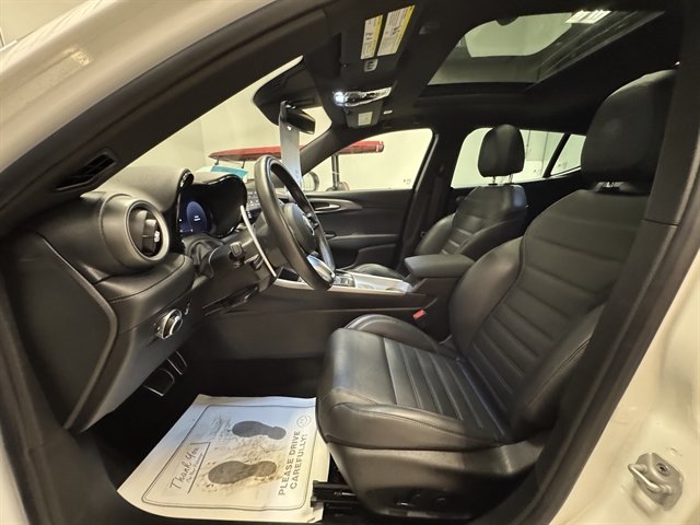 Used 2024 Alfa Romeo Tonale Veloce w/ Active Assist Package AWD/4WD image 17