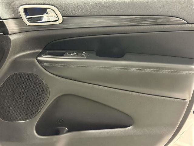 Certified 2019 Jeep Grand Cherokee Laredo w/ Laredo X Package image 9