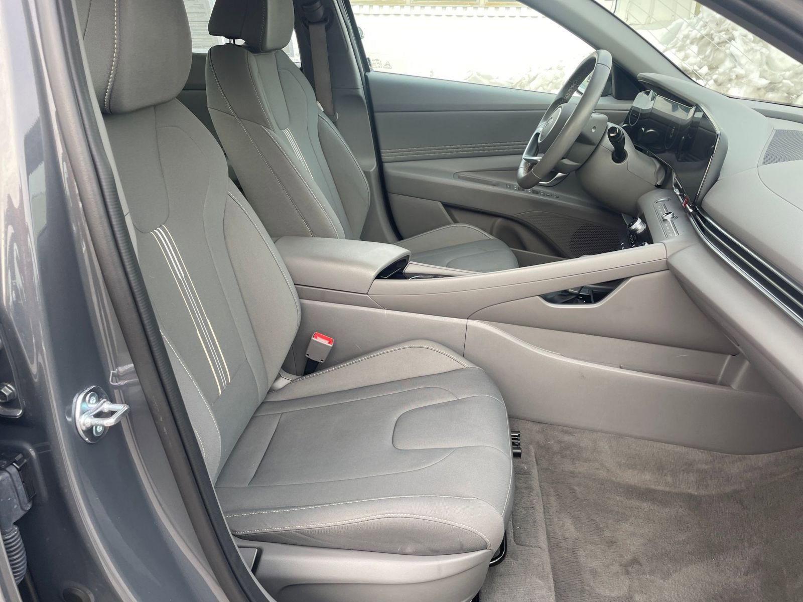 Used 2025 Hyundai Elantra SEL image 35