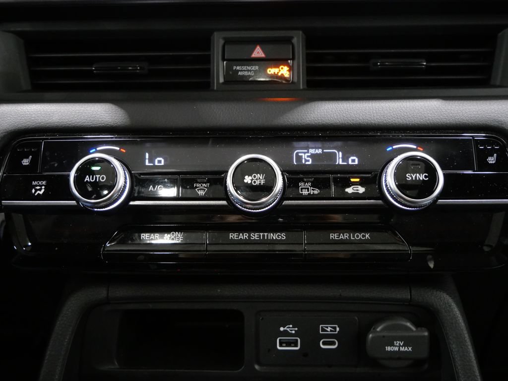 Used 2024 Honda Pilot TrailSport image 16