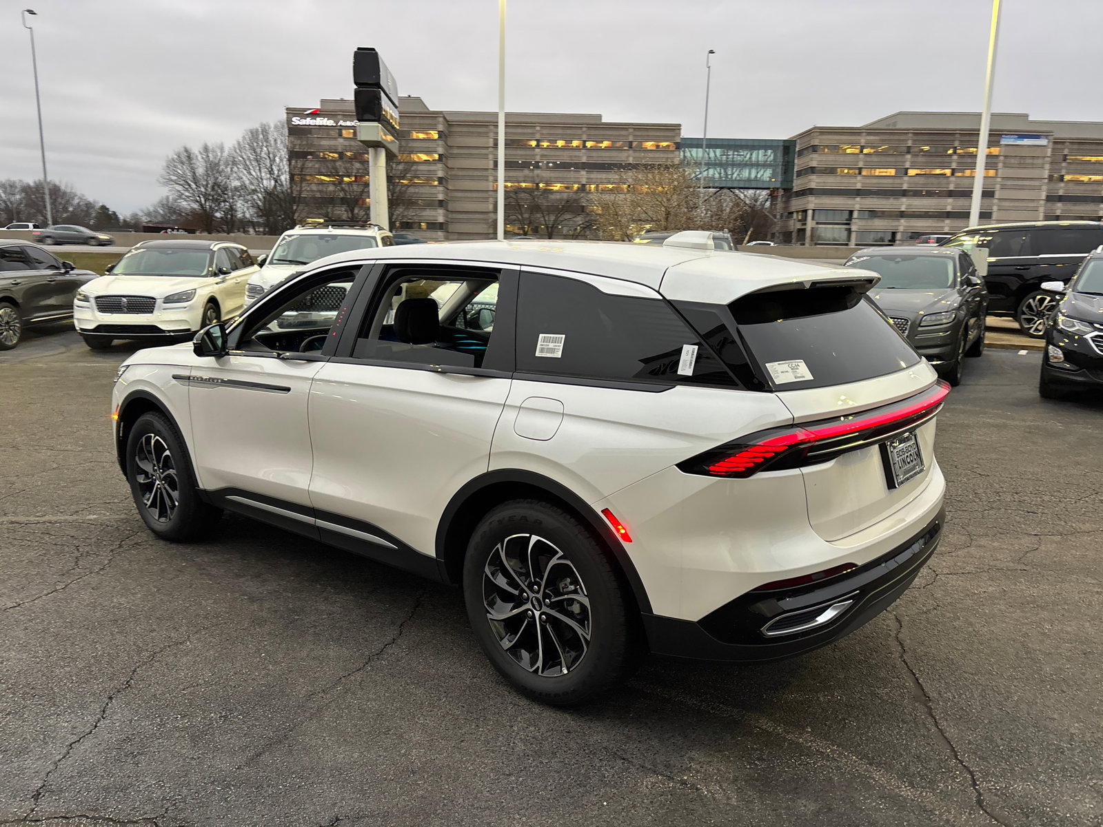 New 2026 Lincoln Nautilus Premier image 5