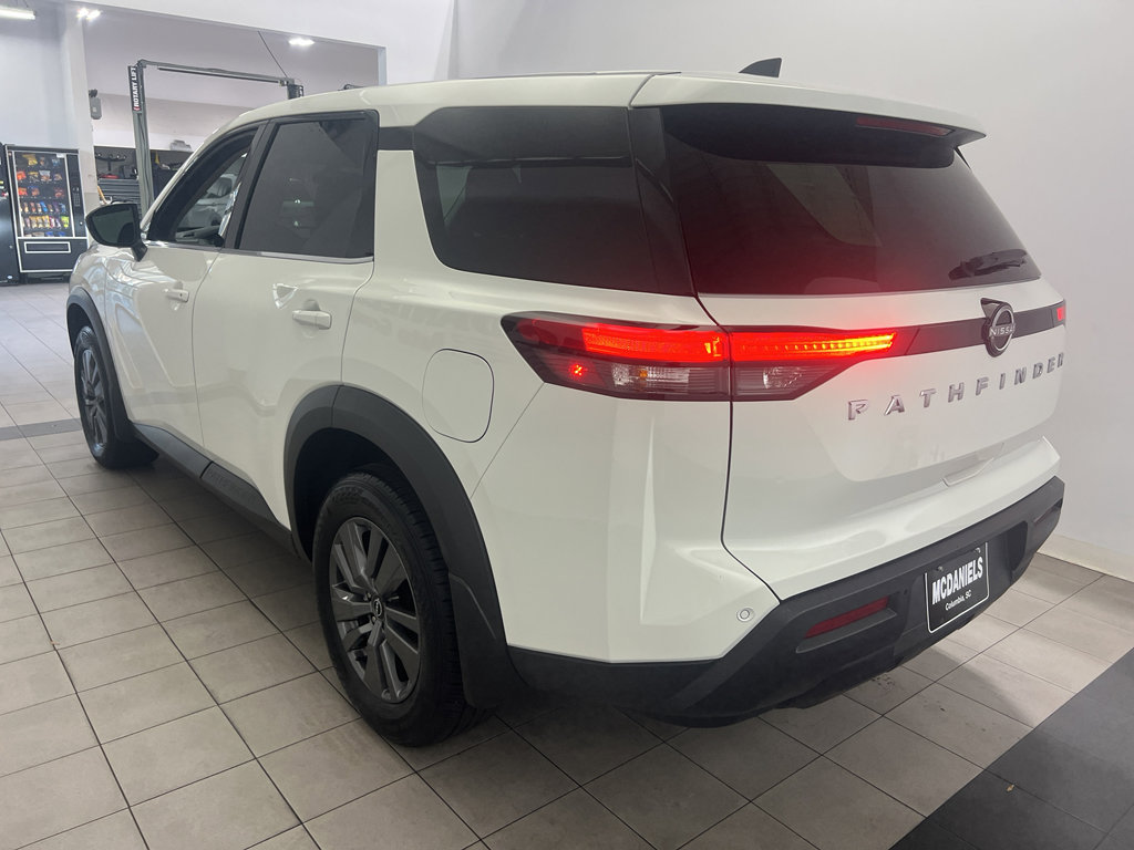 Used 2024 Nissan Pathfinder S image 4