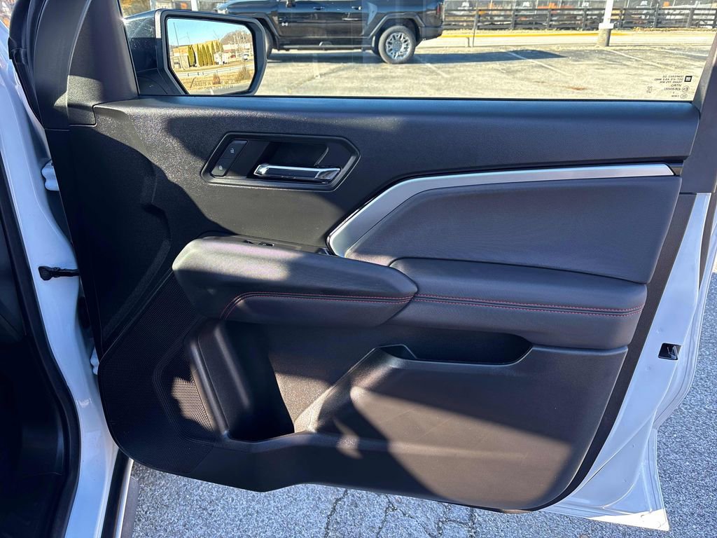 Used 2024 Chevrolet Colorado Z71 w/ Z71 Convenience Package 2 image 35