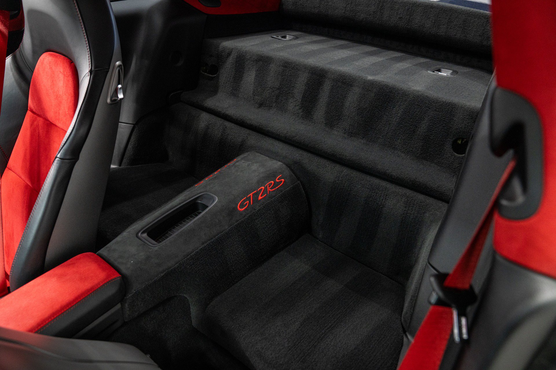 Used 2018 Porsche 911 GT2 RS RWD image 15