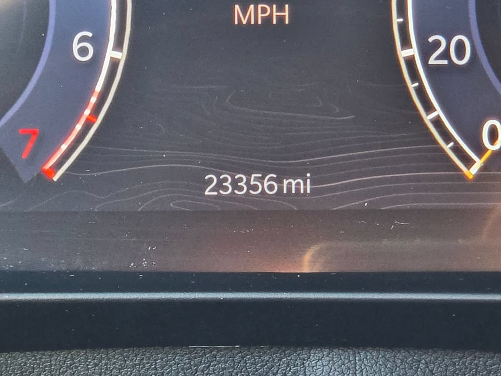 Used 2025 Jeep Grand Cherokee Altitude AWD/4WD image 18