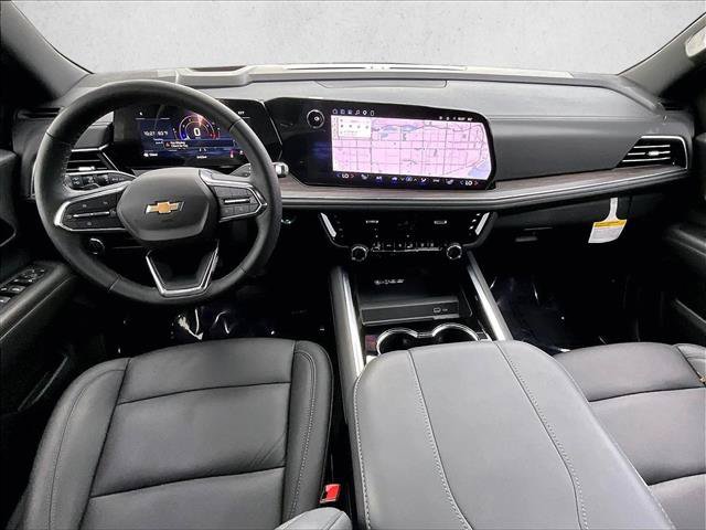 Used 2026 Chevrolet Suburban LT w/ Comfort Package RWD image 16