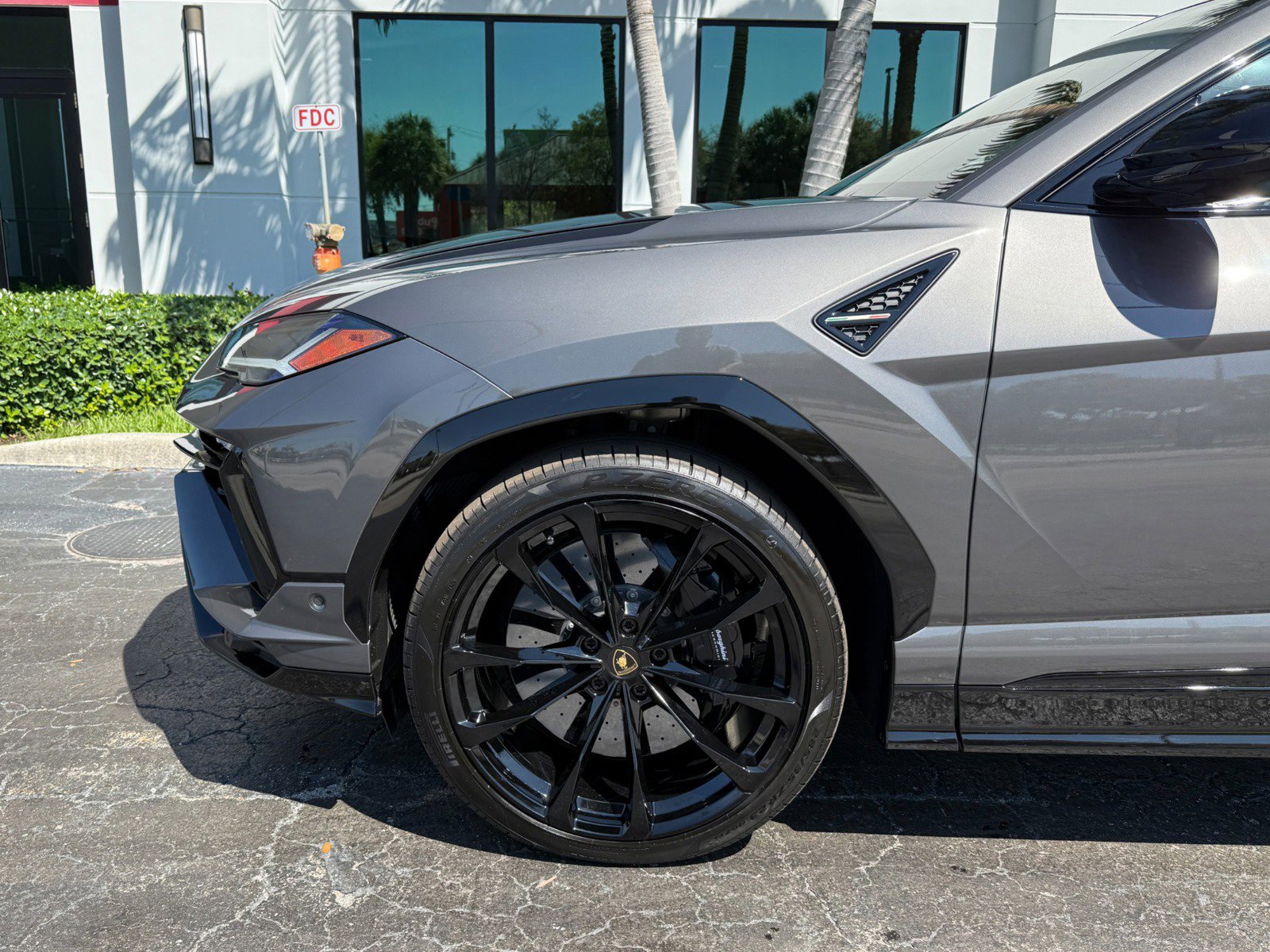 Used 2024 Lamborghini Urus S AWD/4WD image 13