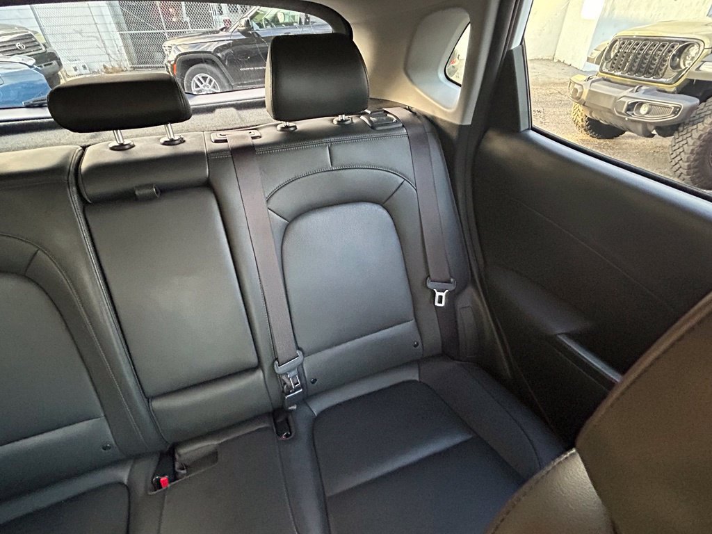 Used 2022 Hyundai Kona Limited FWD image 14