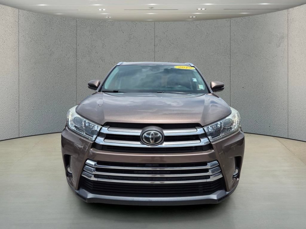 Used 2019 Toyota Highlander Limited FWD image 8