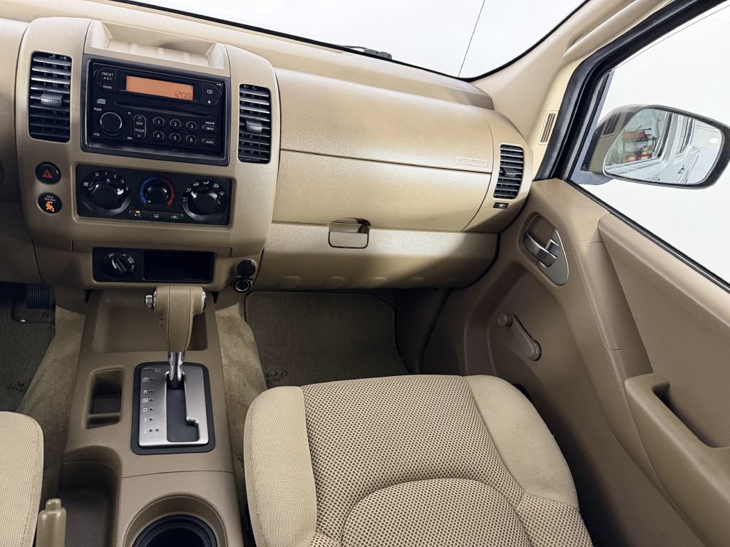 Used 2005 Nissan Frontier SE AWD/4WD image 22