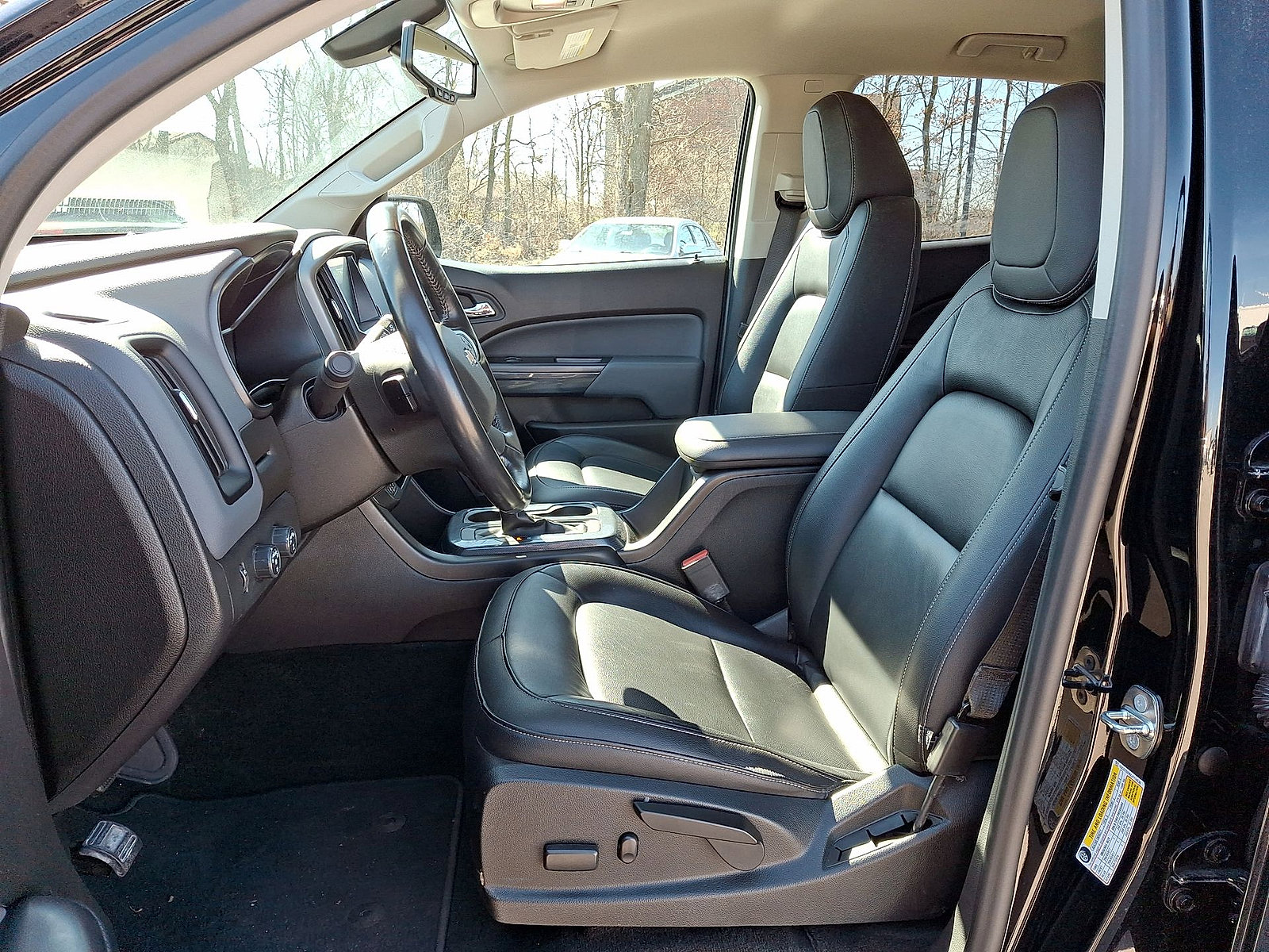 Used 2018 Chevrolet Colorado Z71 AWD/4WD image 17