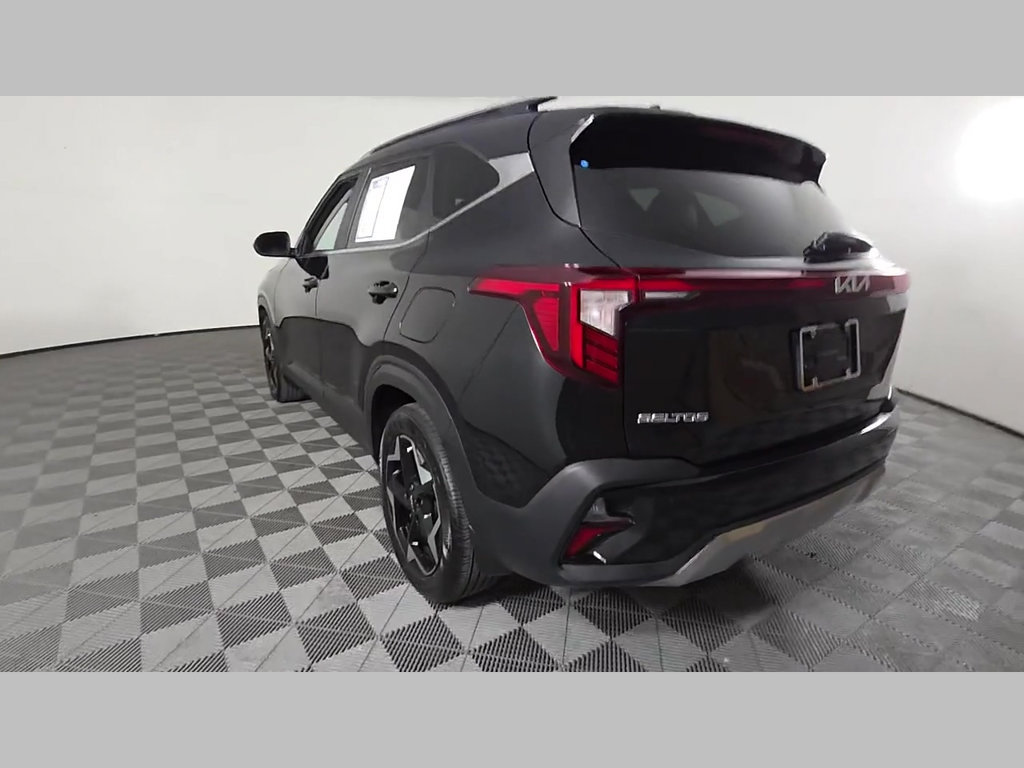 Used 2025 Kia Seltos EX w/ EX Sunroof Package FWD image 47