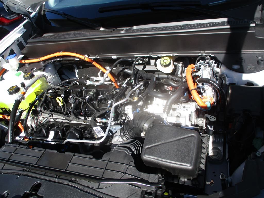 New 2025 Ford Maverick XL image 18