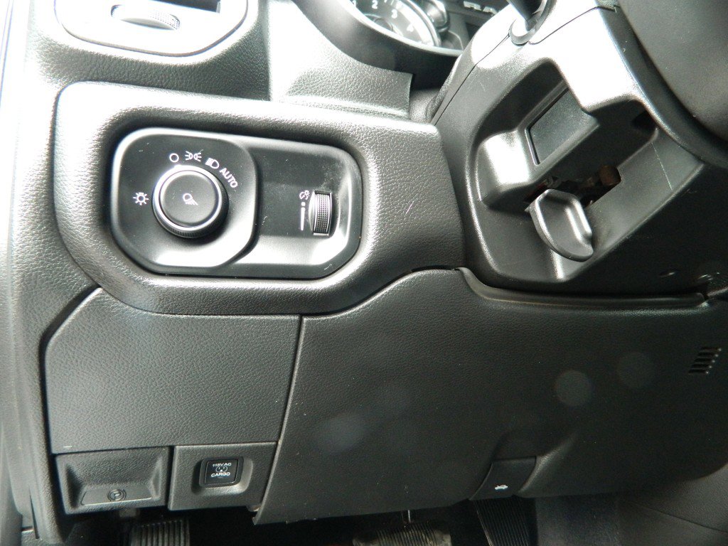 Used 2022 RAM 2500 Tradesman w/ Chrome Appearance Group image 17