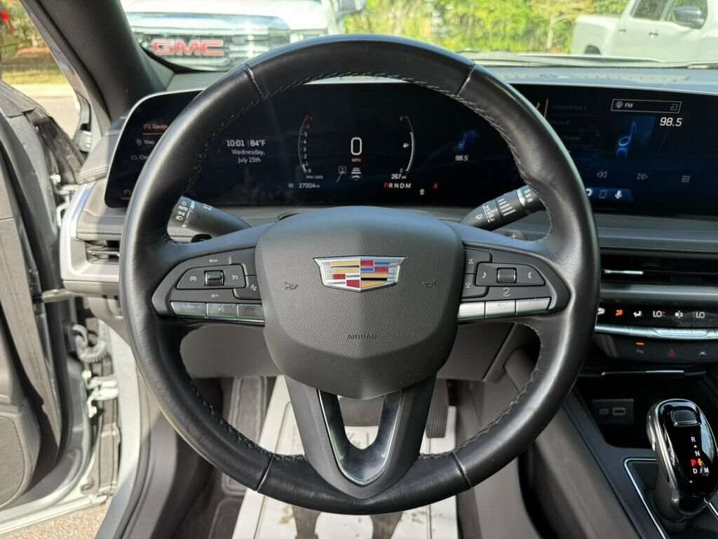 Used 2025 Cadillac XT4 Premium Luxury FWD image 5