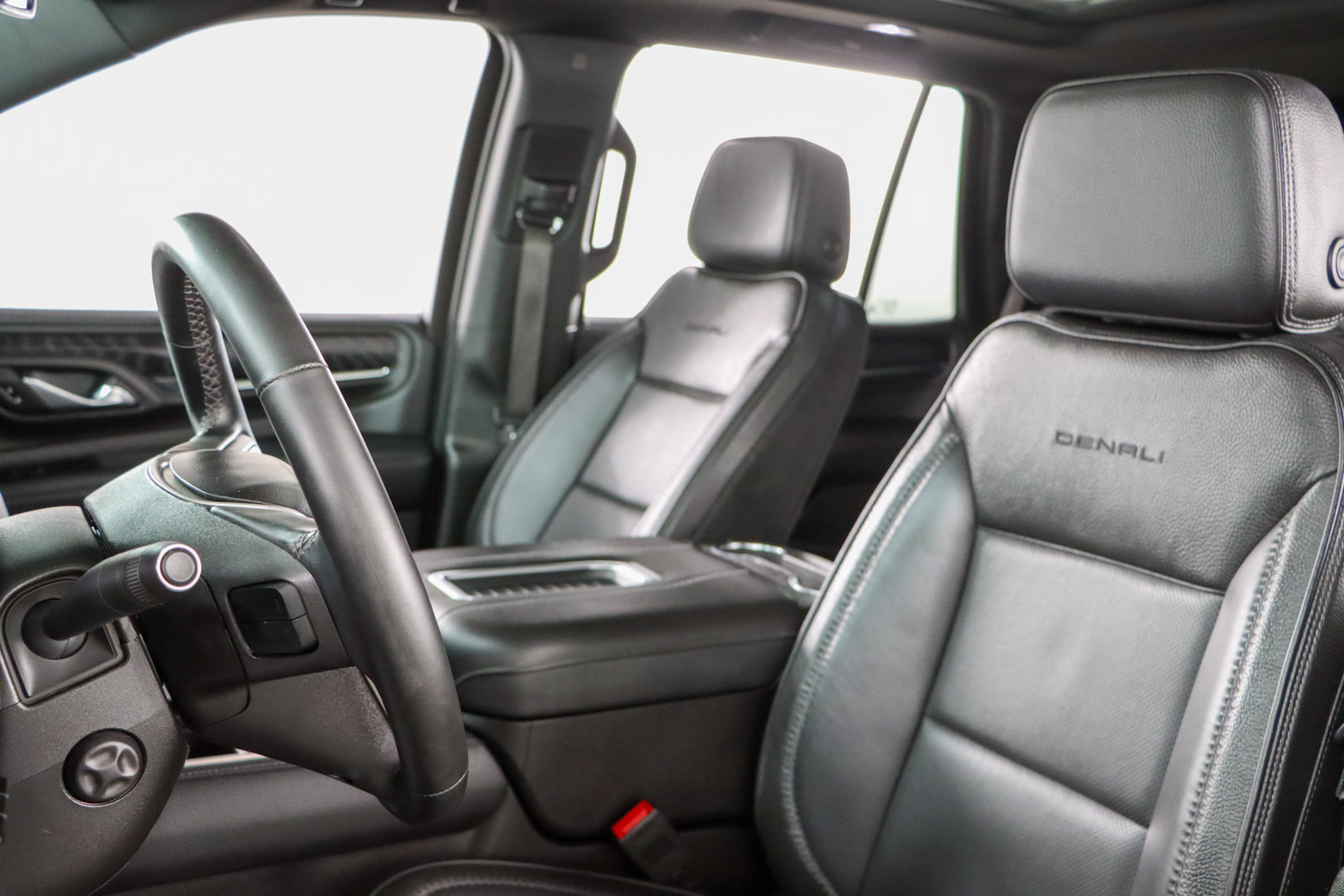 Used 2023 GMC Yukon Denali AWD/4WD image 27