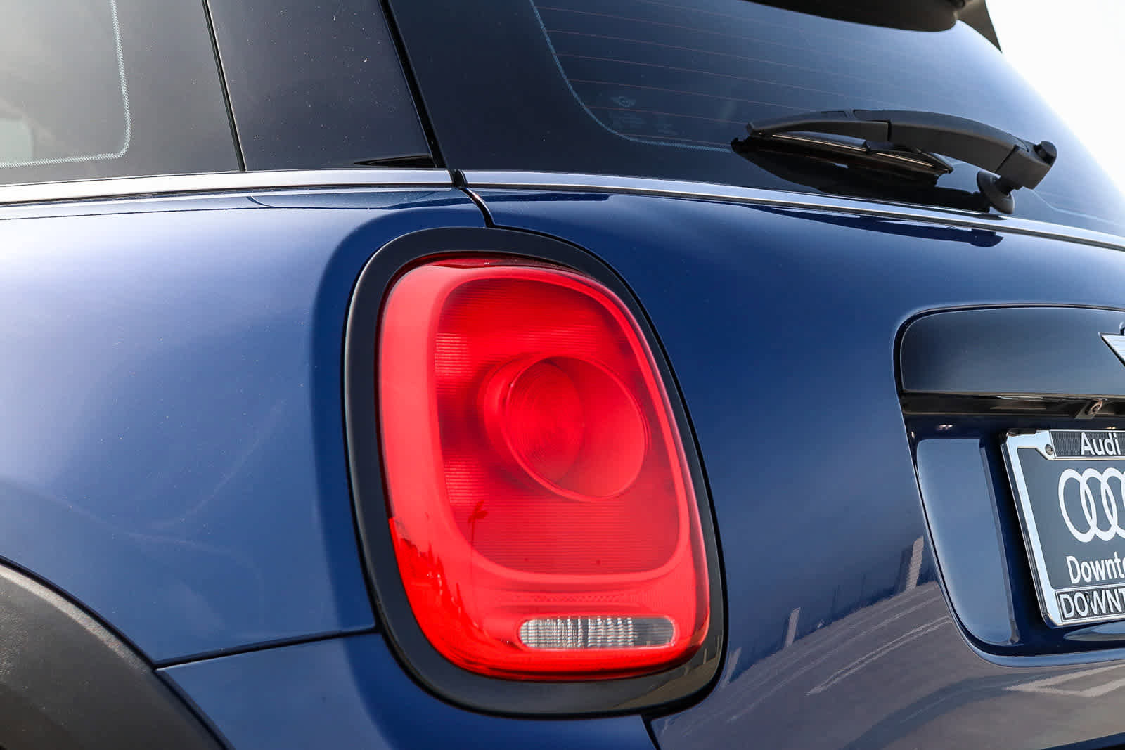 Used 2018 MINI Cooper 2-Door Hardtop image 12