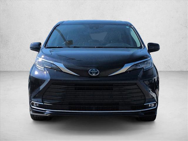 Used 2022 Toyota Sienna XLE video 2