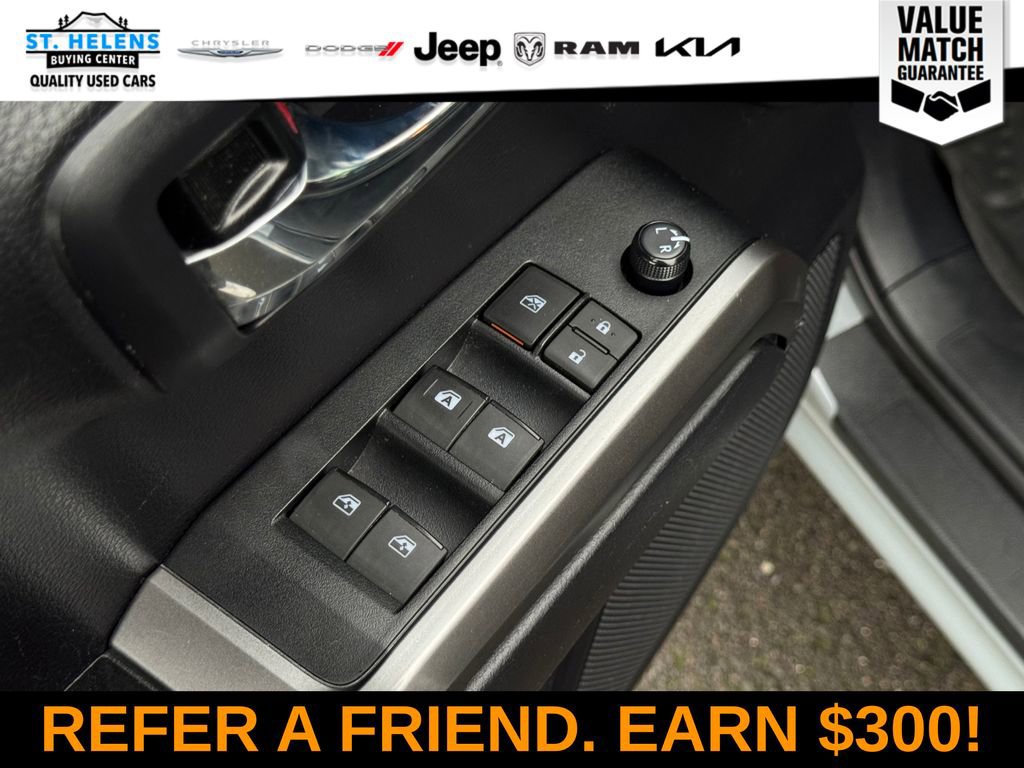 Used 2020 Toyota Tacoma Limited image 19