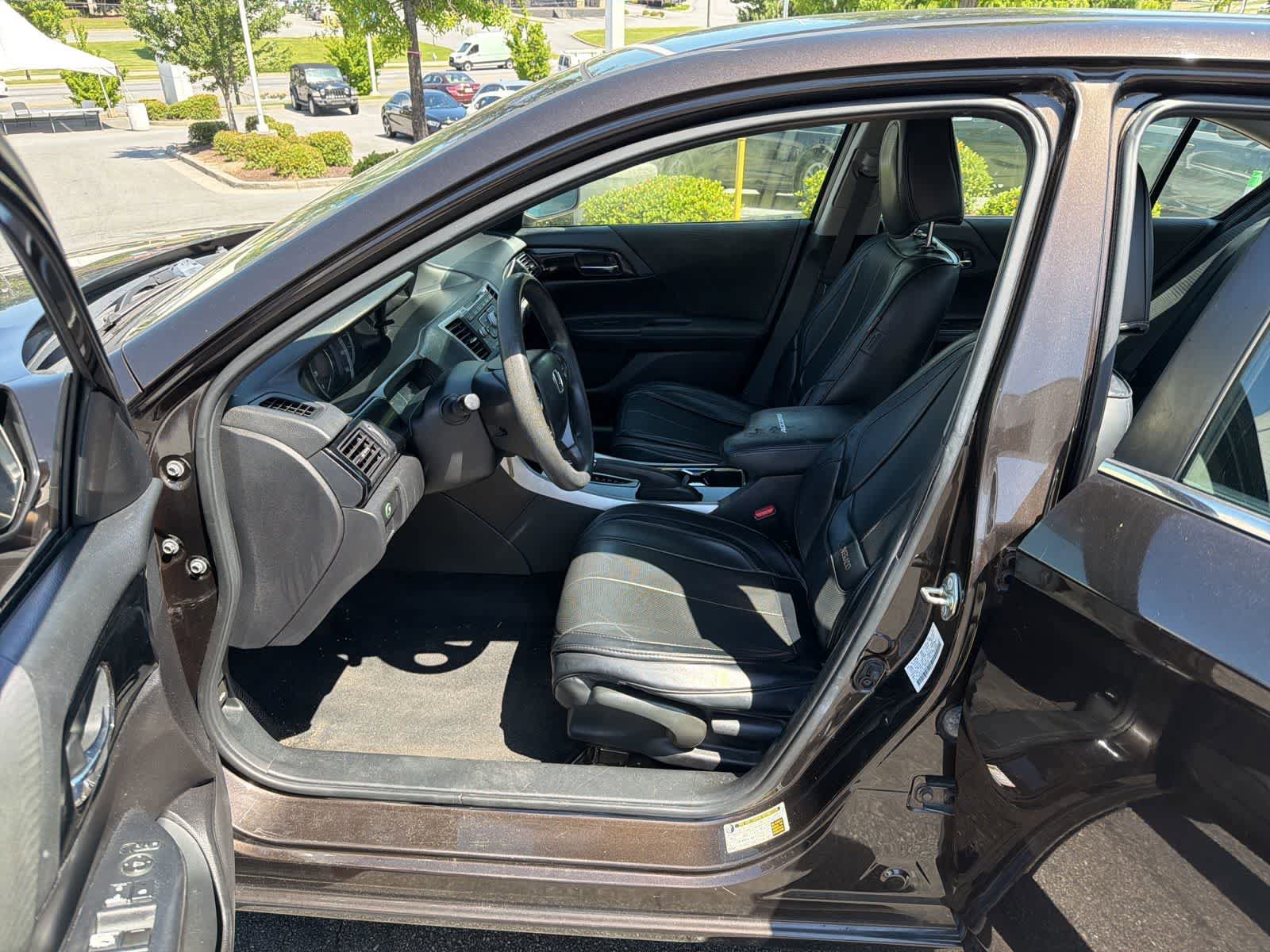 Used 2017 Honda Accord LX image 17