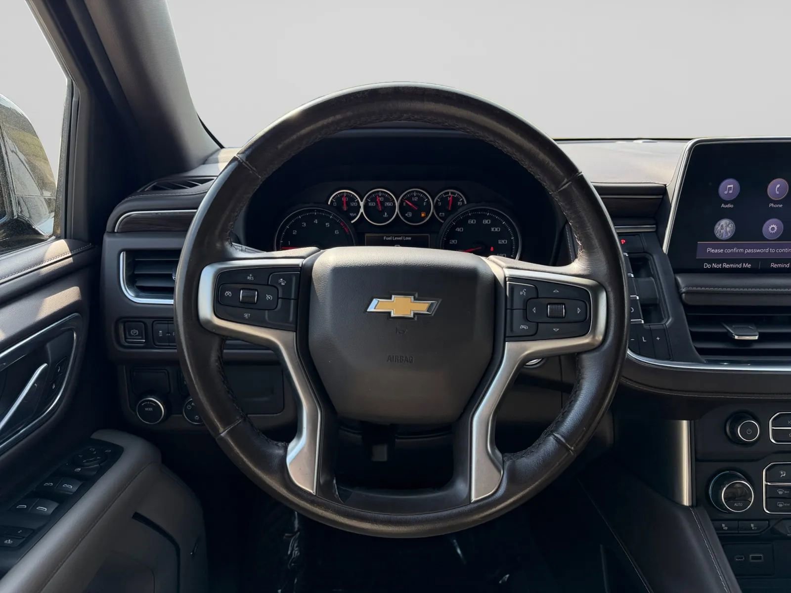 Used 2021 Chevrolet Suburban LT w/ Rear Media and Nav Package RWD image 22