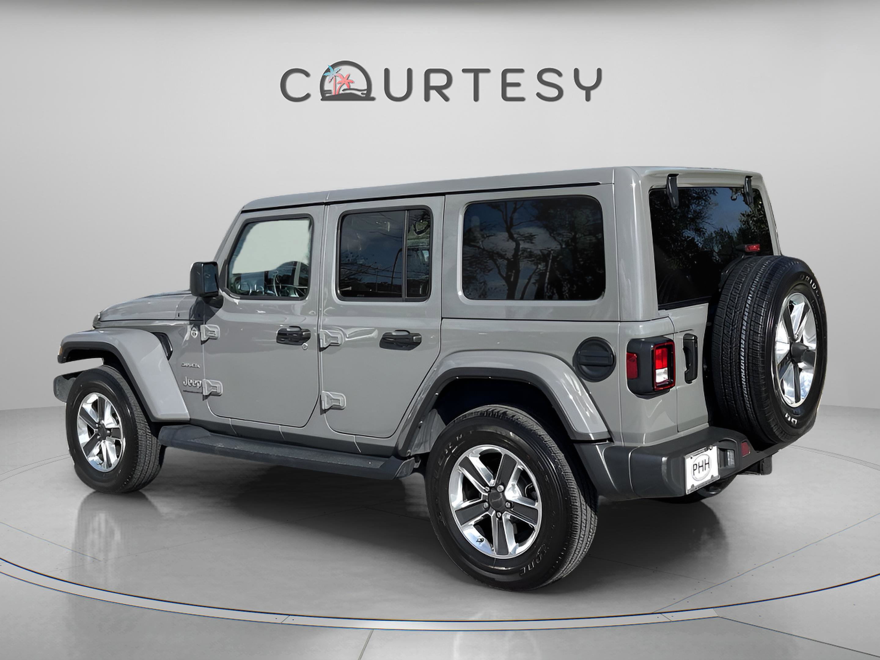 Used 2023 Jeep Wrangler Sahara w/ Cold Weather Group image 6