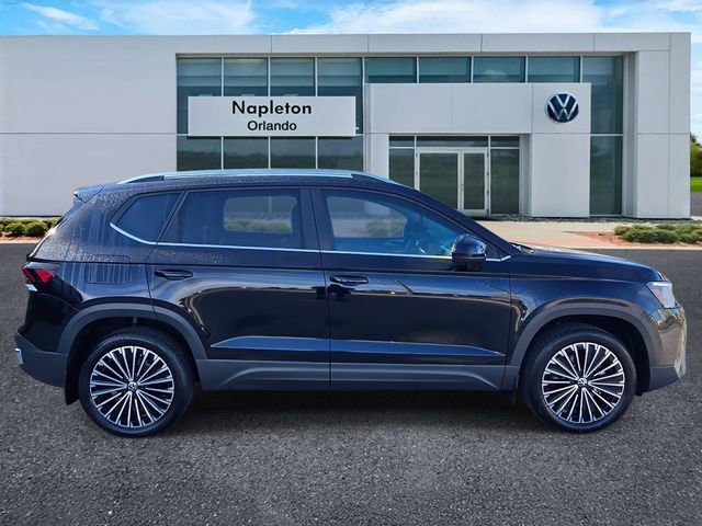 New 2025 Volkswagen Taos SE image 3