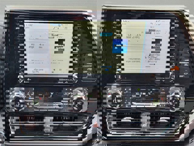 Used 2020 Toyota Highlander XLE image 12