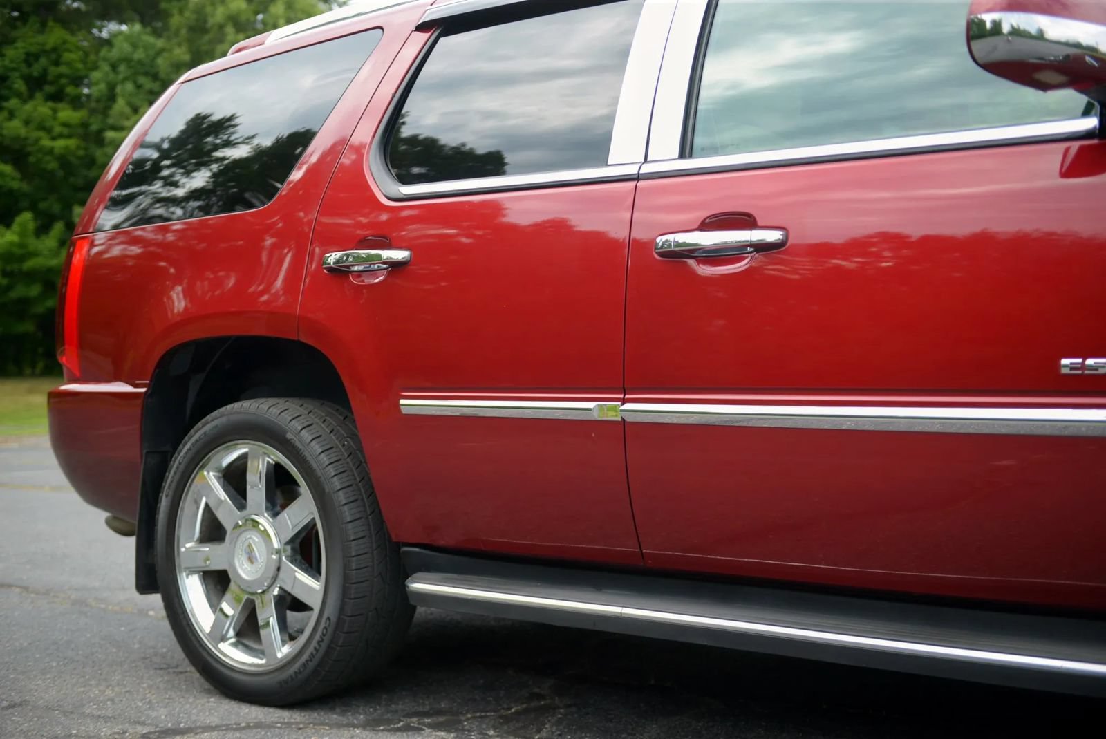 Used 2010 Cadillac Escalade Luxury AWD/4WD image 59