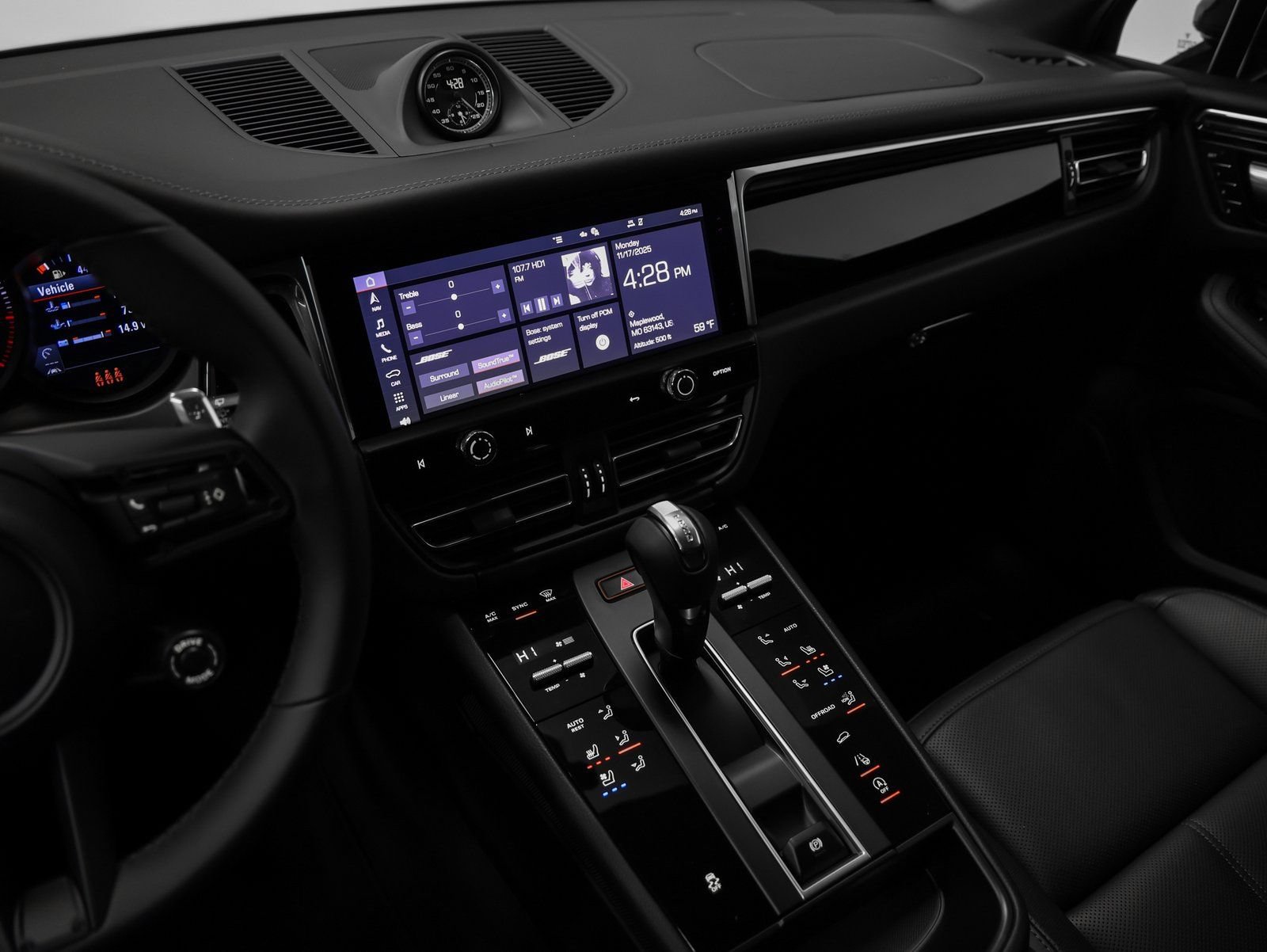 Certified 2026 Porsche Macan AWD/4WD image 39