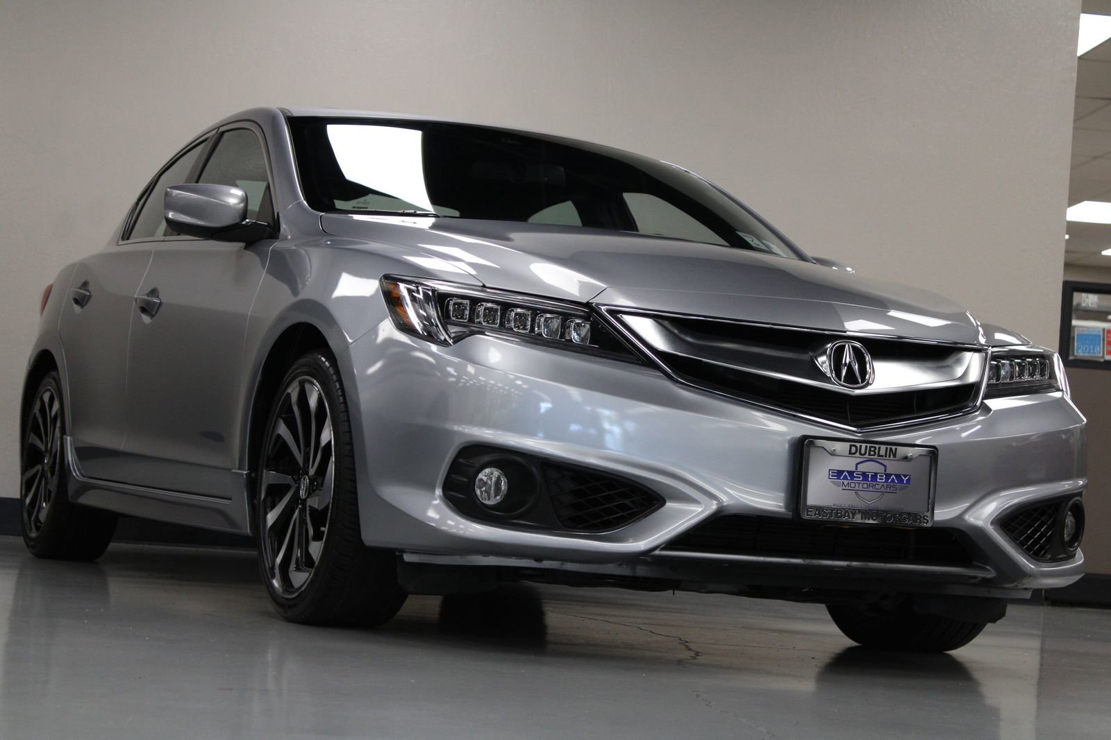 Used 2017 Acura ILX w/ Technology Plus & A-SPEC image 3
