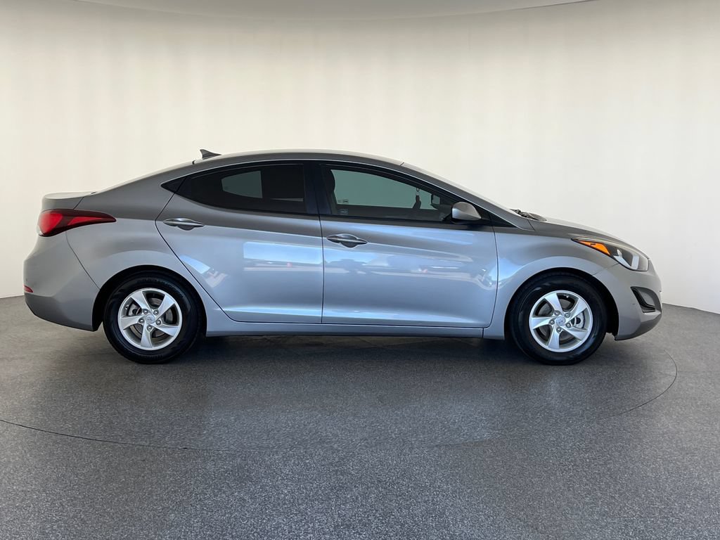 Used 2015 Hyundai Elantra SE FWD video 2